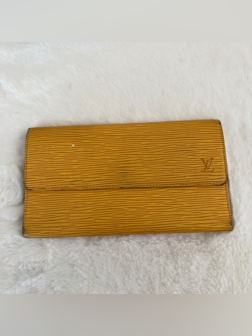 Louis Vuitton Yellow Epi  Wallet Clutch - Picture 2 of 13